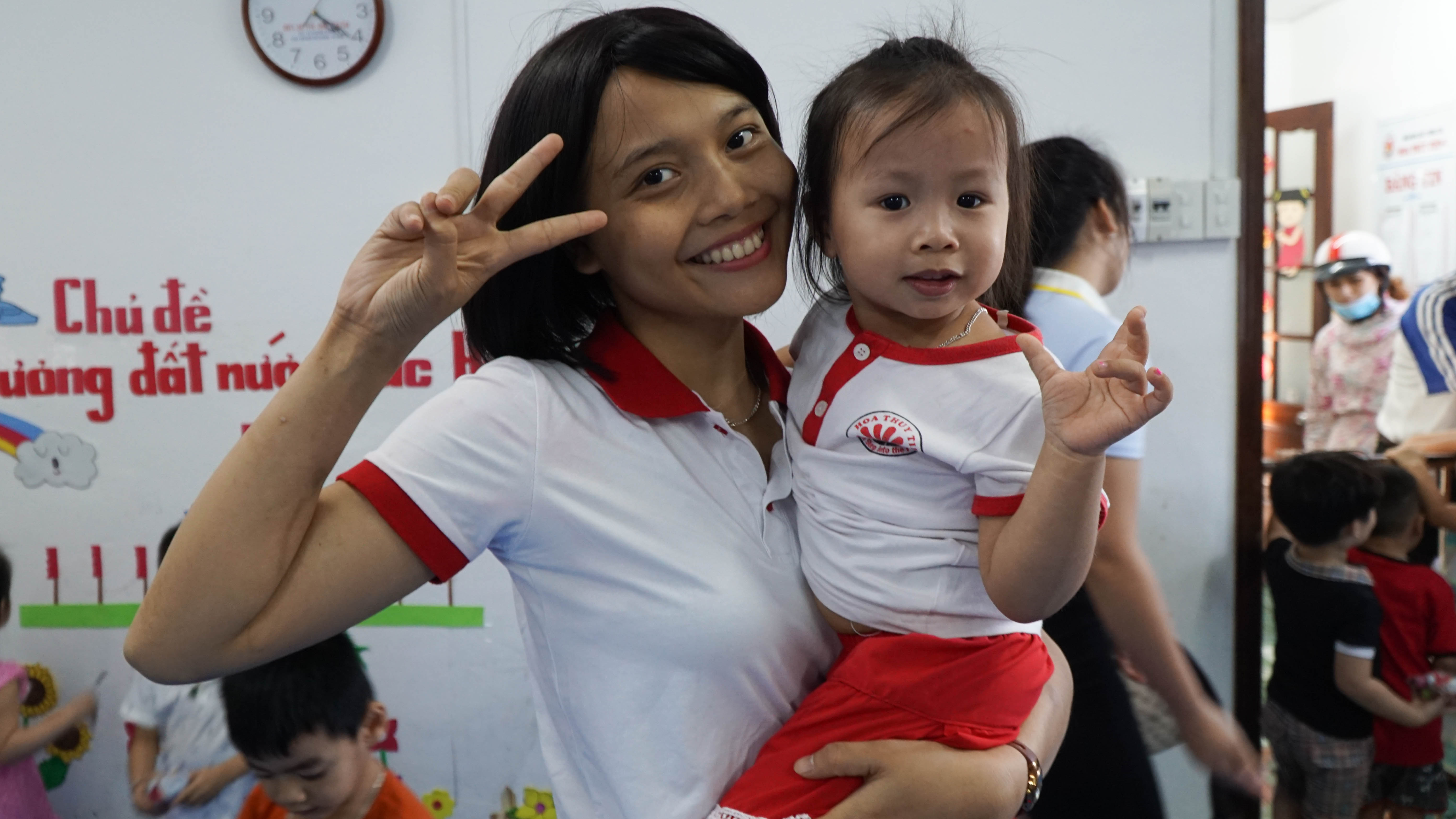 Tạo dáng nào!